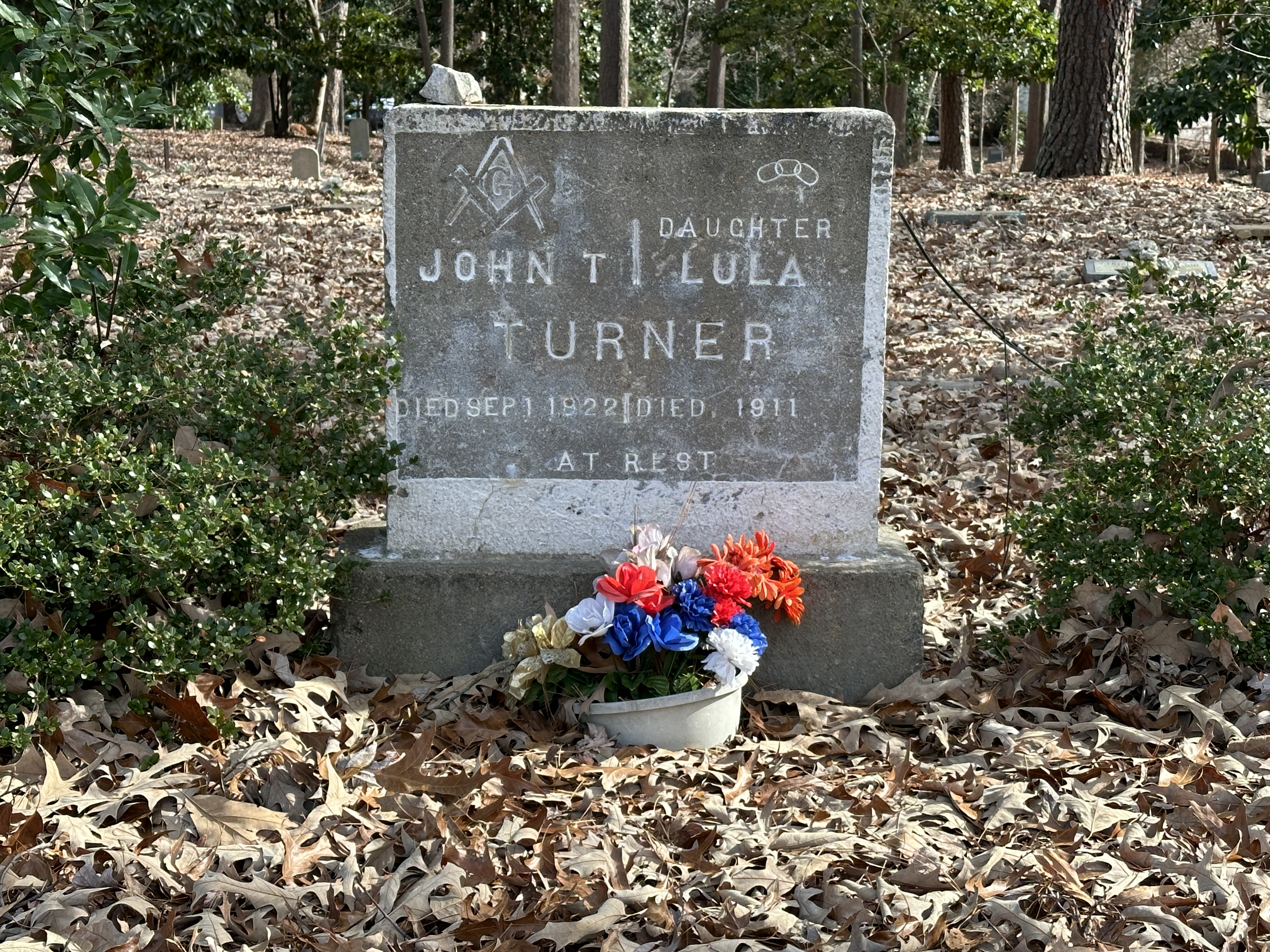 Headstone of John T. Turner and his daughter Lula